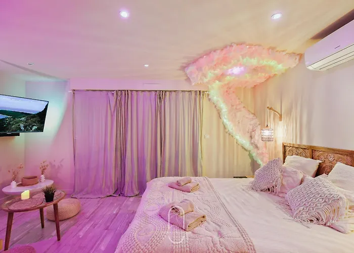 Bali Jacuzzi Balneo Cinema