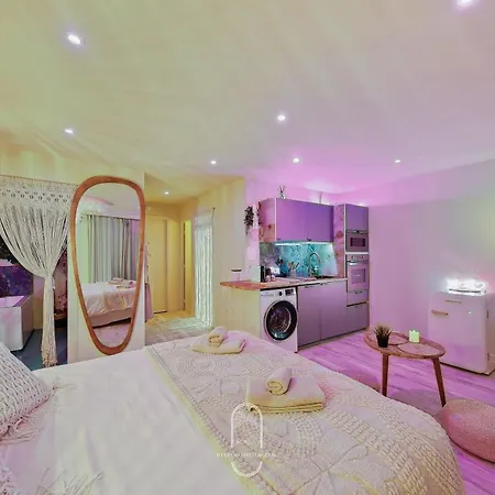 Bali Jacuzzi Balneo Cinema Apartment *